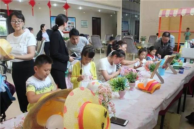 夏日風(fēng)尚，創(chuàng)意綻放——新龍·御都國際繽紛草帽DIY活動圓滿落幕